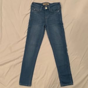 Girls Stretch skinny jeans with gem button and detail size 10 NWOT
